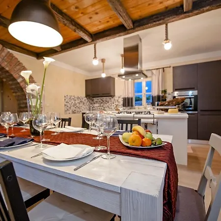 Vila Gorgeous In With Swimming Pool