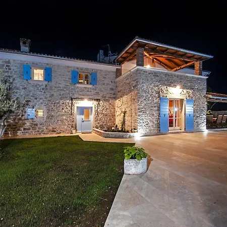 Gorgeous In With Swimming Pool Villa Krmed